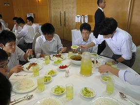 高２ 修学旅行 第２団 第１日 明治大学付属中野中学 高等学校ブログ